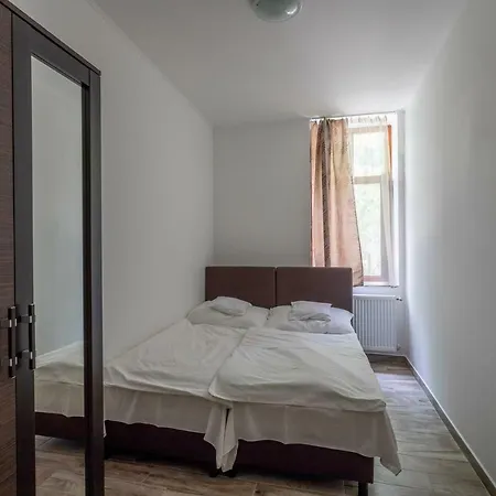 Bed & Breakfast Pavilon Panzio Etterem Es Pizzeria 4*