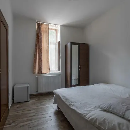 Pavilon Panzio Etterem Es Pizzeria