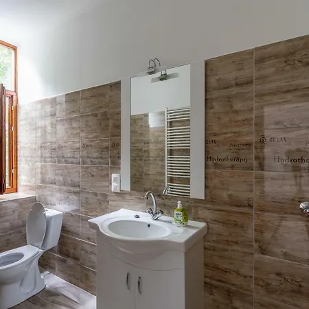 Pavilon Panzio Etterem Es Pizzeria Bed & Breakfast