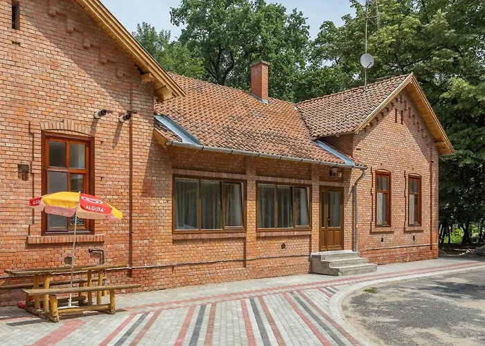 Pavilon Panzio Etterem Es Pizzeria Frühstückspension