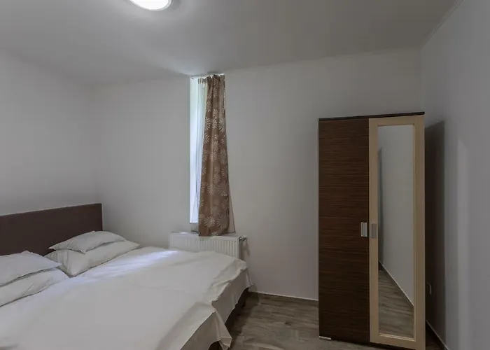 Pavilon Panzió étterem és Pizzéria Bed & Breakfast