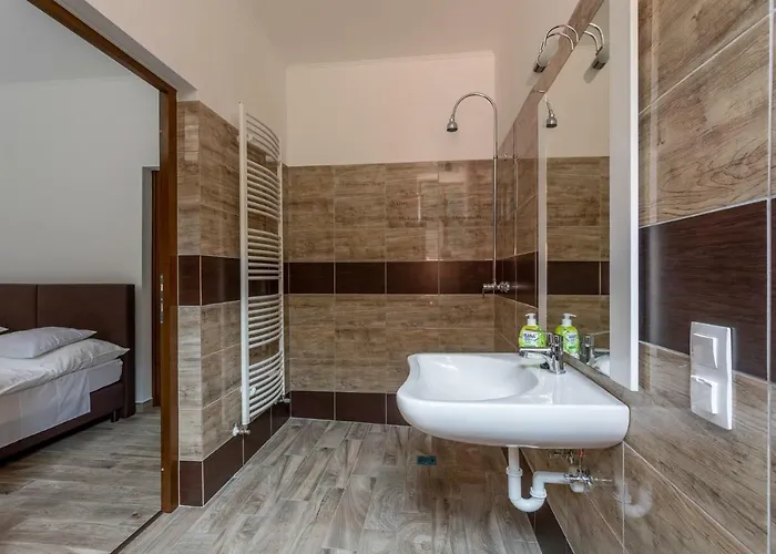 Pavilon Panzio Etterem Es Pizzeria 4* Gyomaendrőd