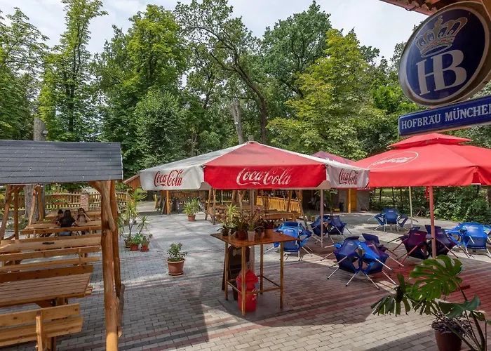 Frühstückspension Pavilon Panzio Etterem Es Pizzeria